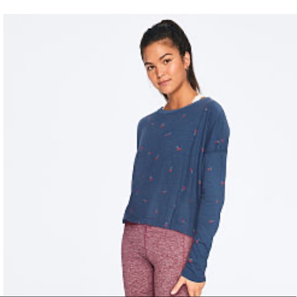 NWT PINK Victoria’s Secret Girlfriend cropped tee - Picture 2 of 8